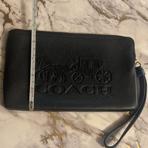 NWT Navy Stage Coach Wristlet, large enough for my iPhone 8”x5” - Picture 4 of 4